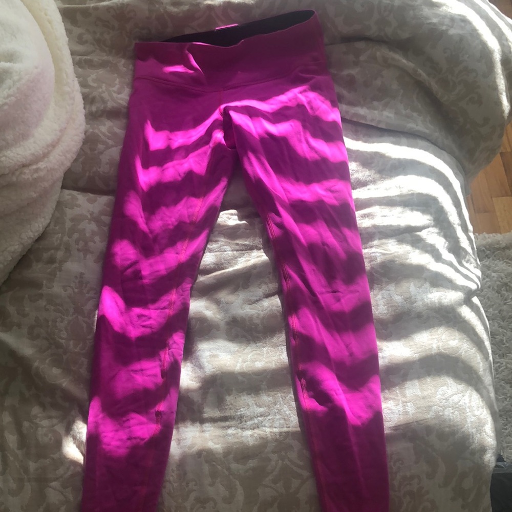 Lululemon leggings in pink